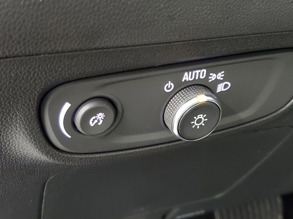 Used 2024 Buick Encore GX Avenir w/ Avenir Convenience Package image 32