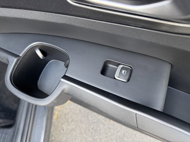 Certified 2023 Kia Sorento S w/ Panoramic Sunroof Package FWD image 32