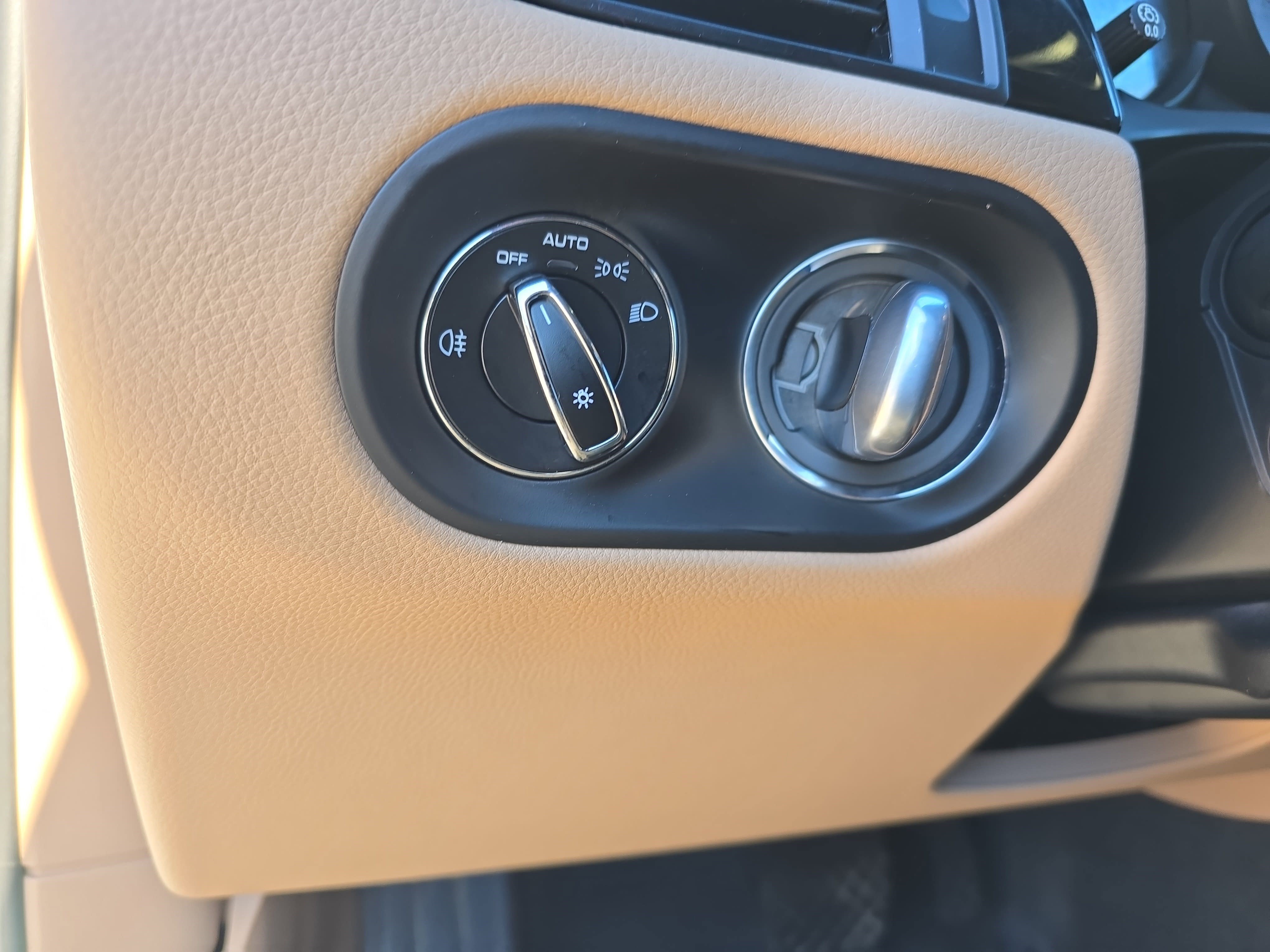 Used 2022 Porsche Macan Base image 24