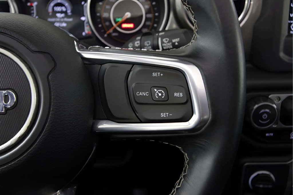 Used 2021 Jeep Wrangler Unlimited Sahara AWD/4WD image 26