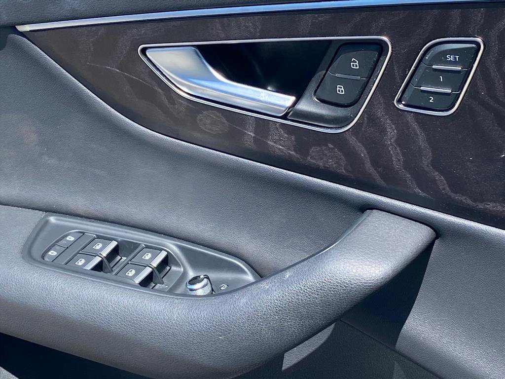 Used 2023 Audi Q7 3.0T Premium w/ Convenience Package image 18