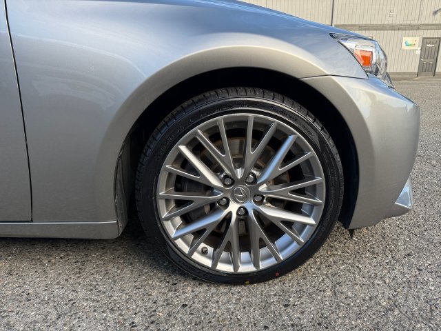 Used 2016 Lexus IS 300 AWD image 28