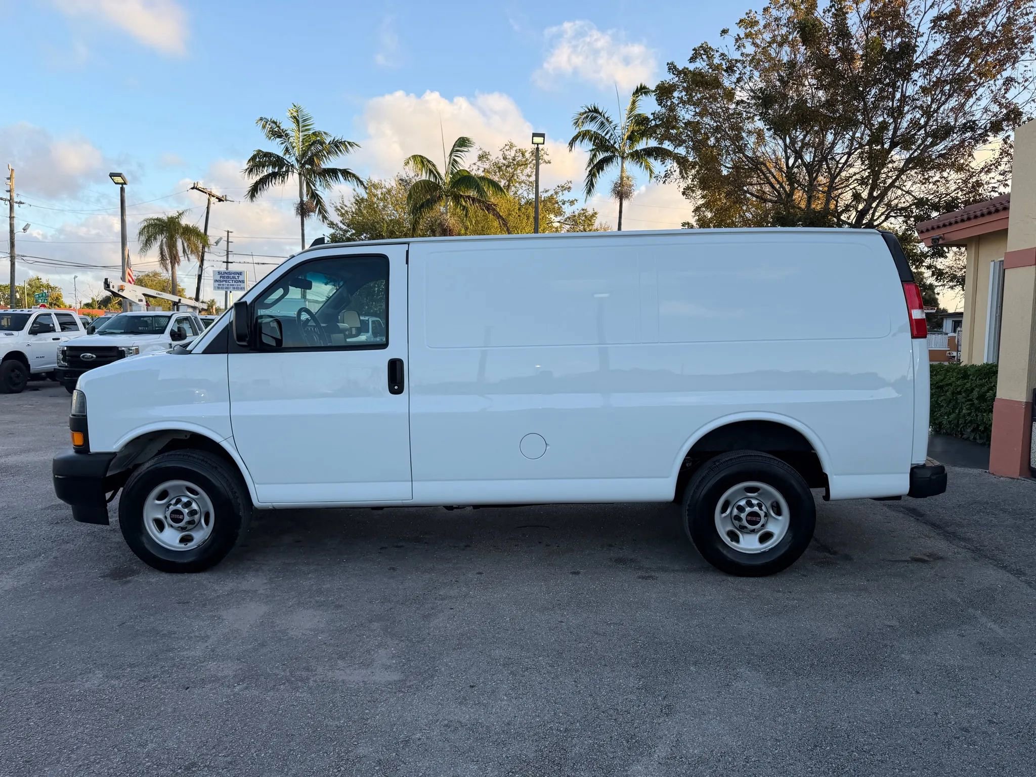 Used 2023 GMC Savana 2500 w/ Driver Convenience Package image 2