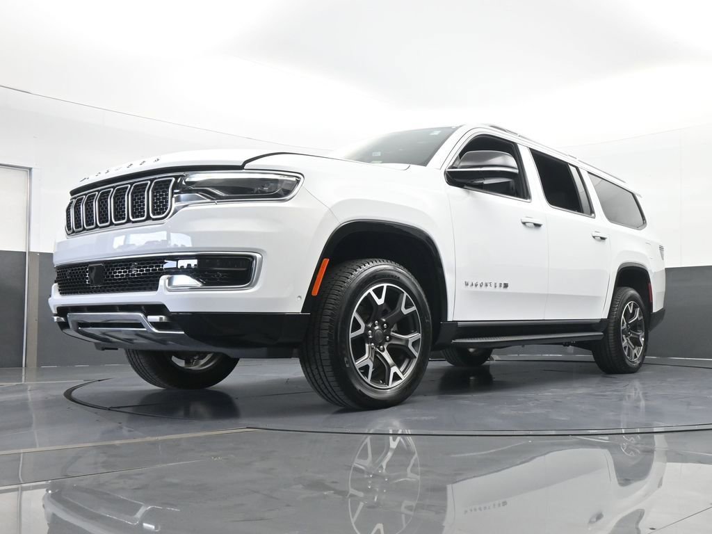 Used 2023 Jeep Wagoneer L Series III w/ Preferred Equipment Group image 61