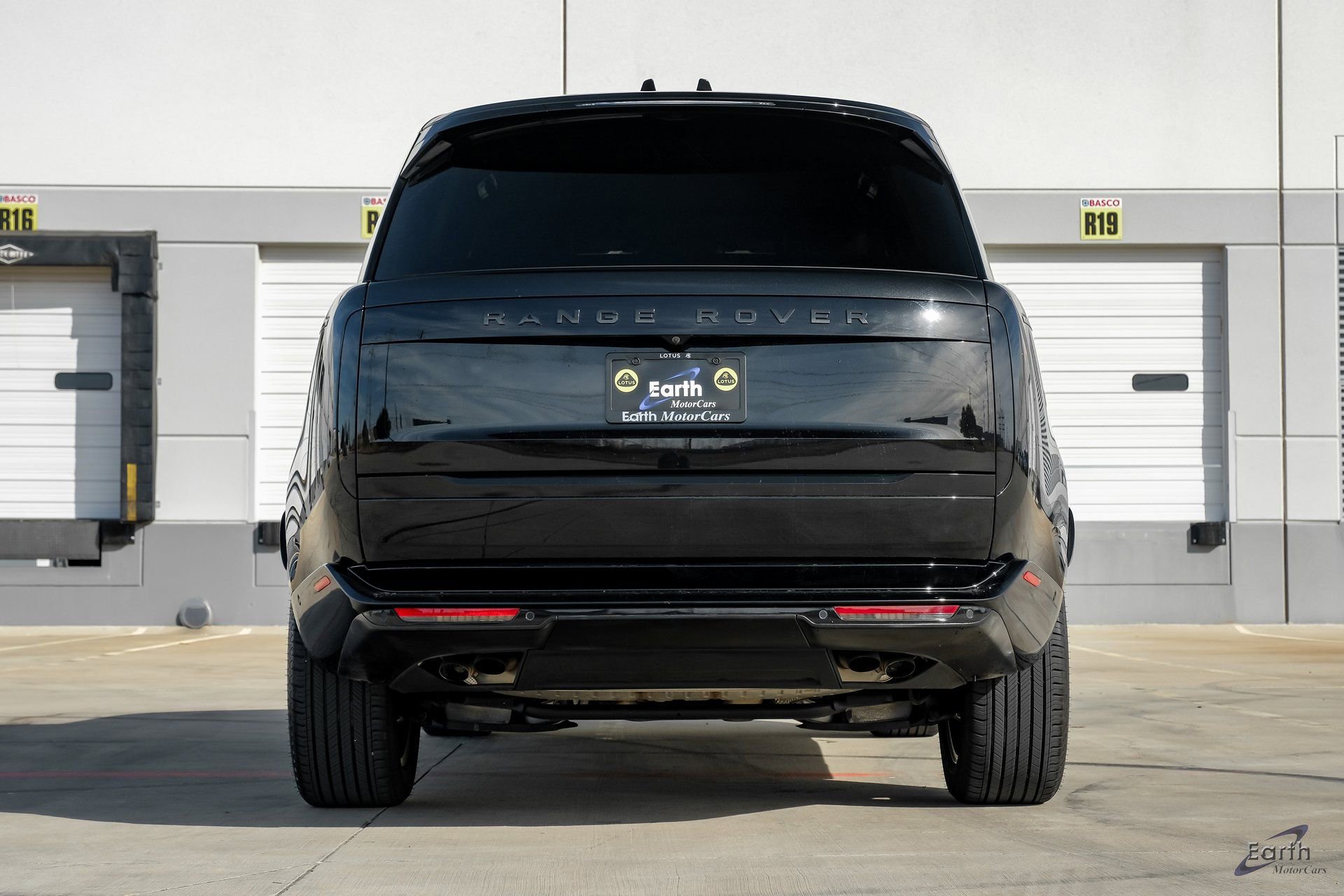 Used 2024 Land Rover Range Rover SE AWD/4WD image 13
