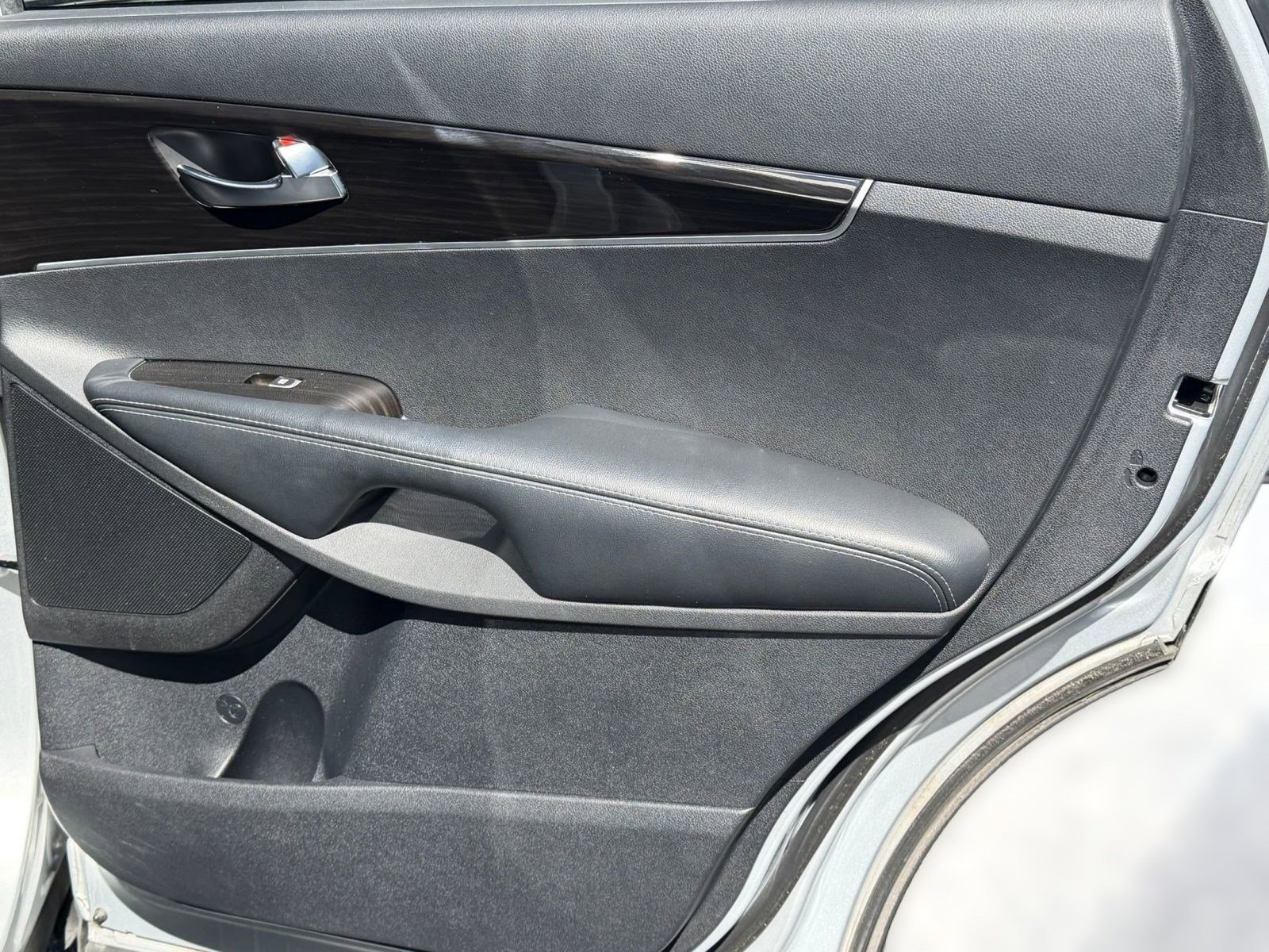 Used 2020 Kia Sorento S image 28