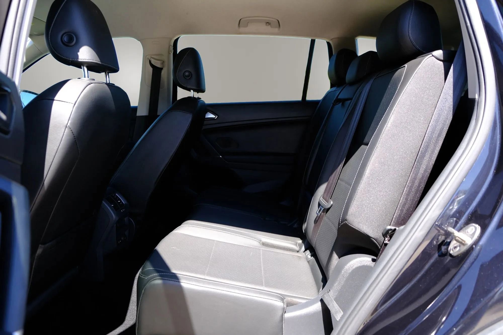 Used 2018 Volkswagen Tiguan SE FWD image 23