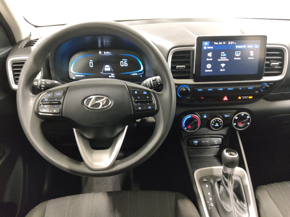 Used 2023 Hyundai Venue SE FWD image 22