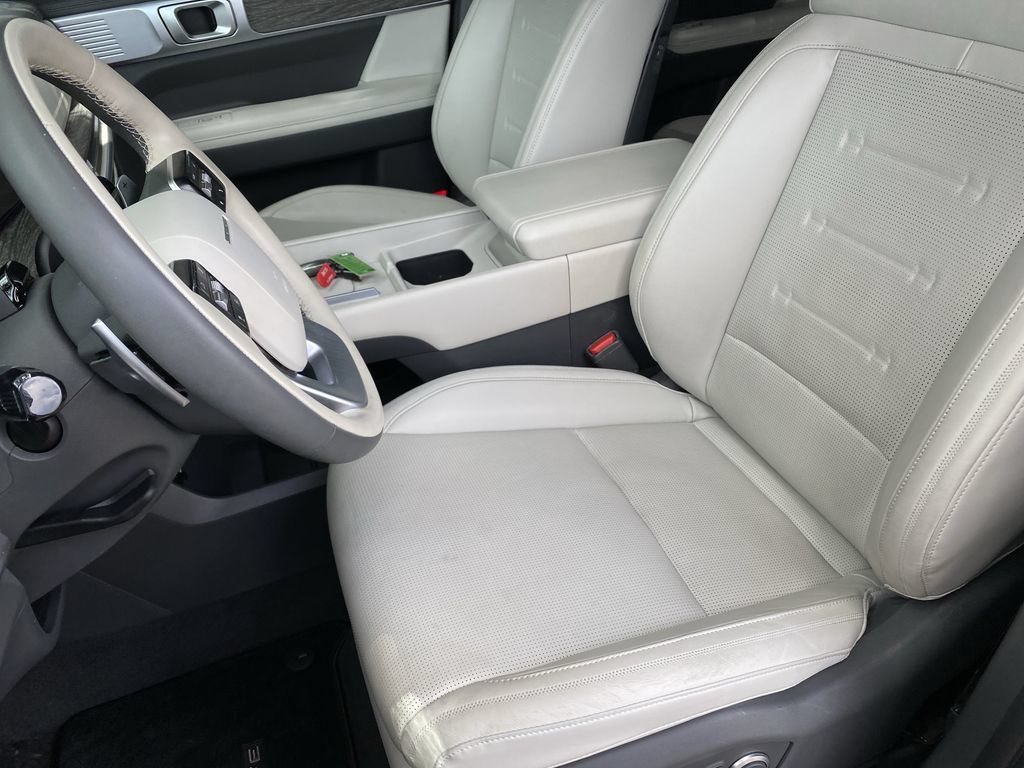 Used 2024 Hyundai Santa Fe Calligraphy FWD image 11