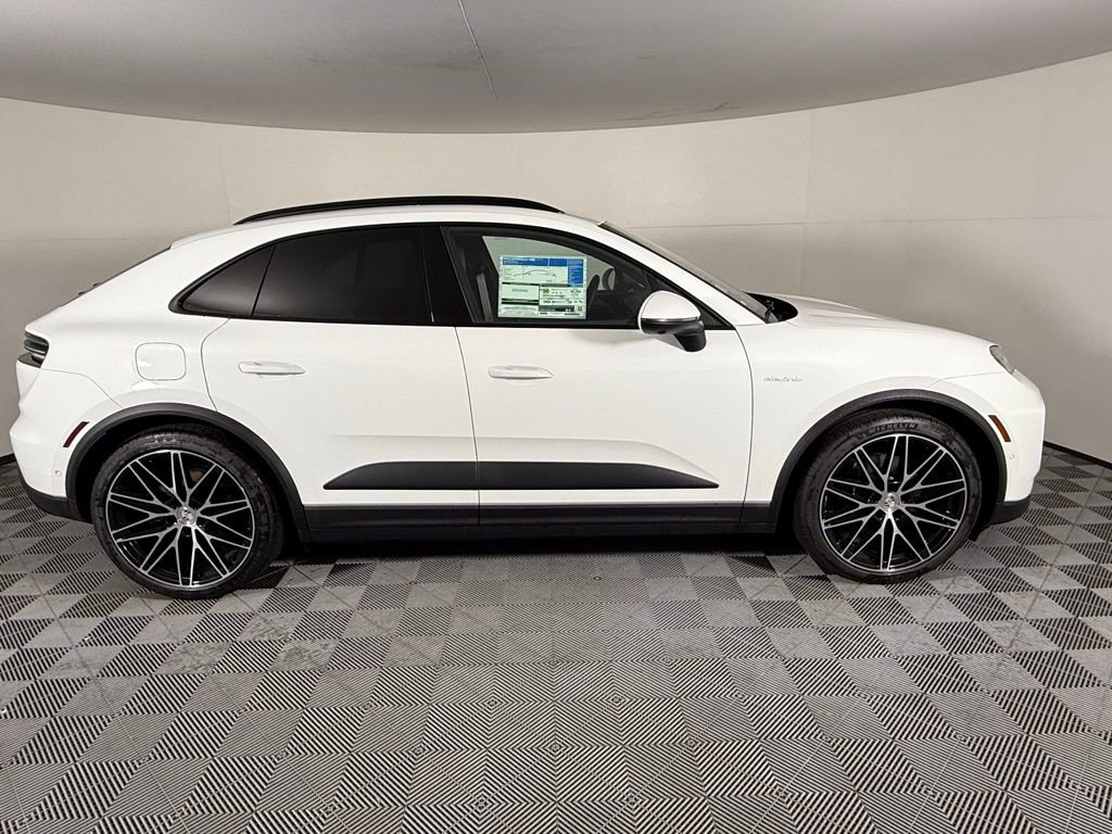 New 2025 Porsche Macan 4 Electric image 8