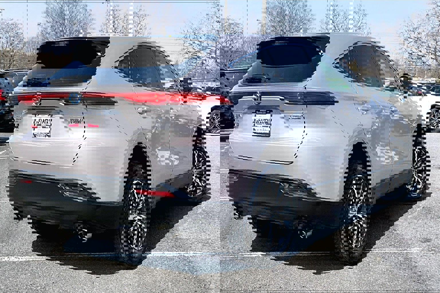 Used 2021 Toyota Venza LE image 12