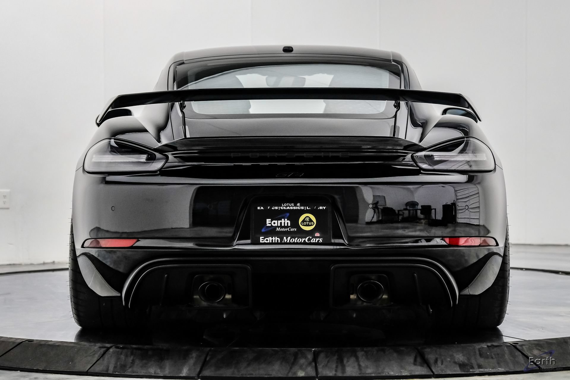 Used 2023 Porsche 718 Cayman GT4 RWD image 14