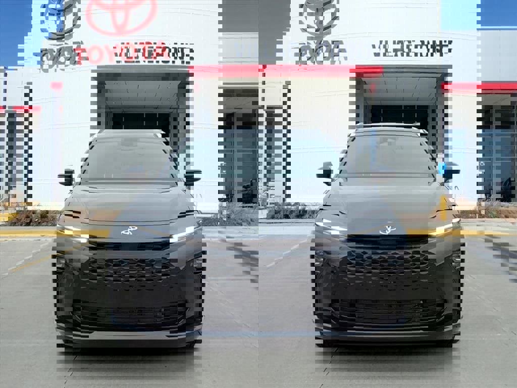 New 2025 Toyota Crown Signia XLE image 10