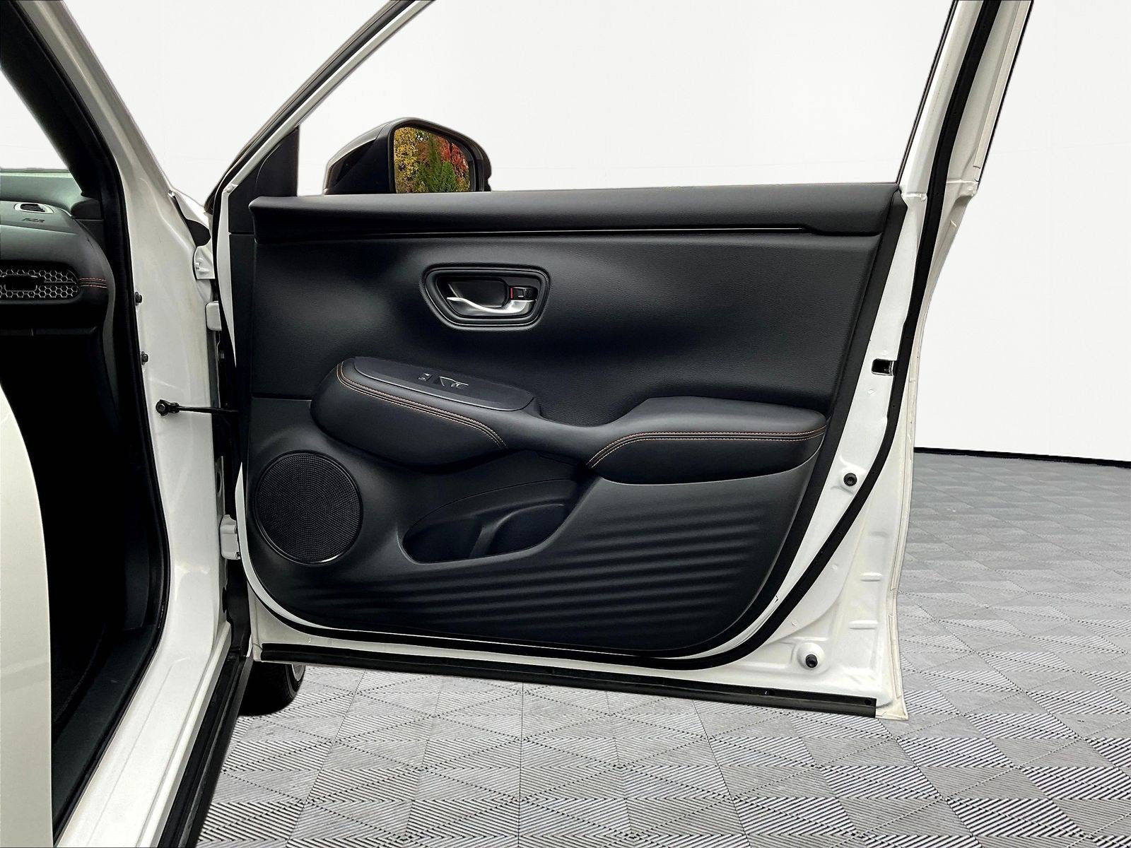 Used 2025 Honda HR-V Sport image 28