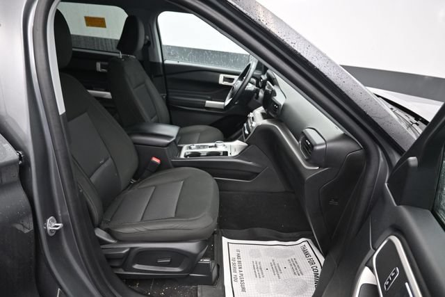 Used 2023 Ford Explorer XLT AWD/4WD image 8