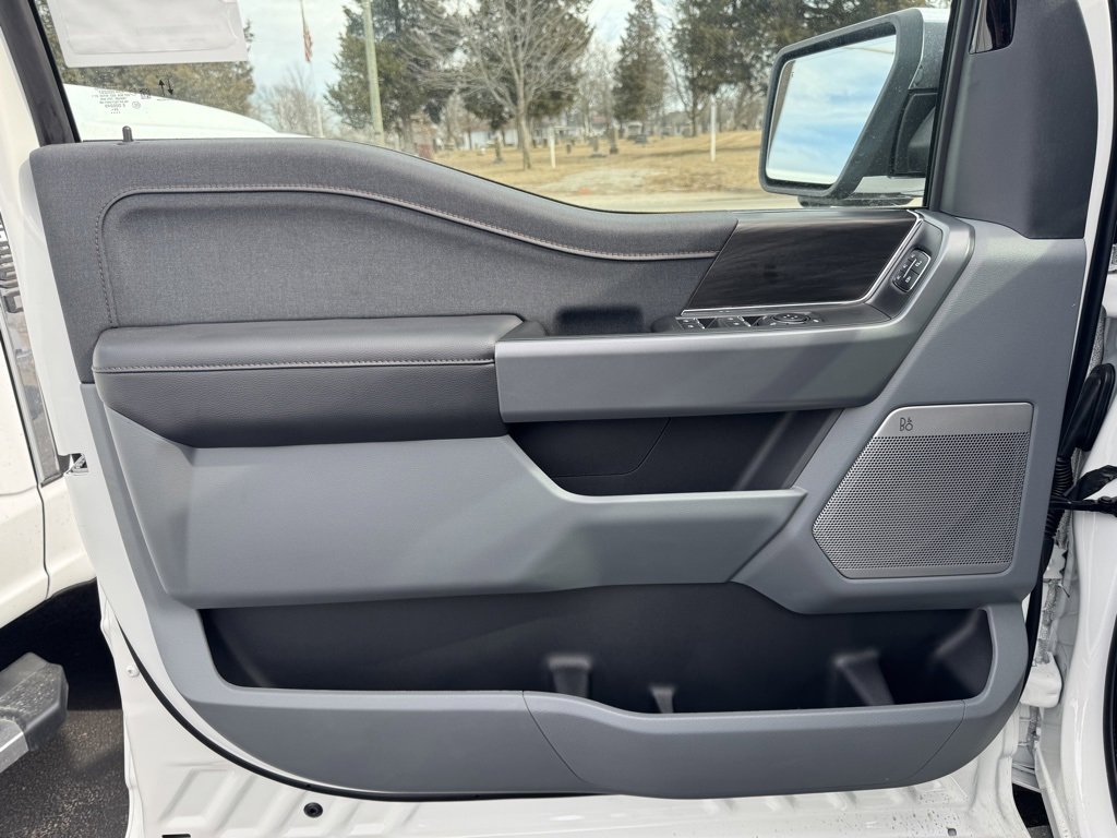 New 2025 Ford F150 Lariat w/ Equipment Group 501A Mid image 2