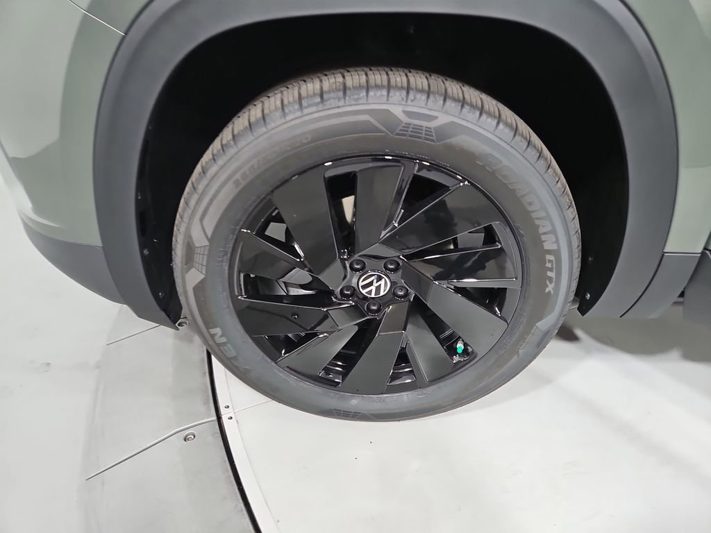 New 2026 Volkswagen Atlas Cross Sport SE image 25