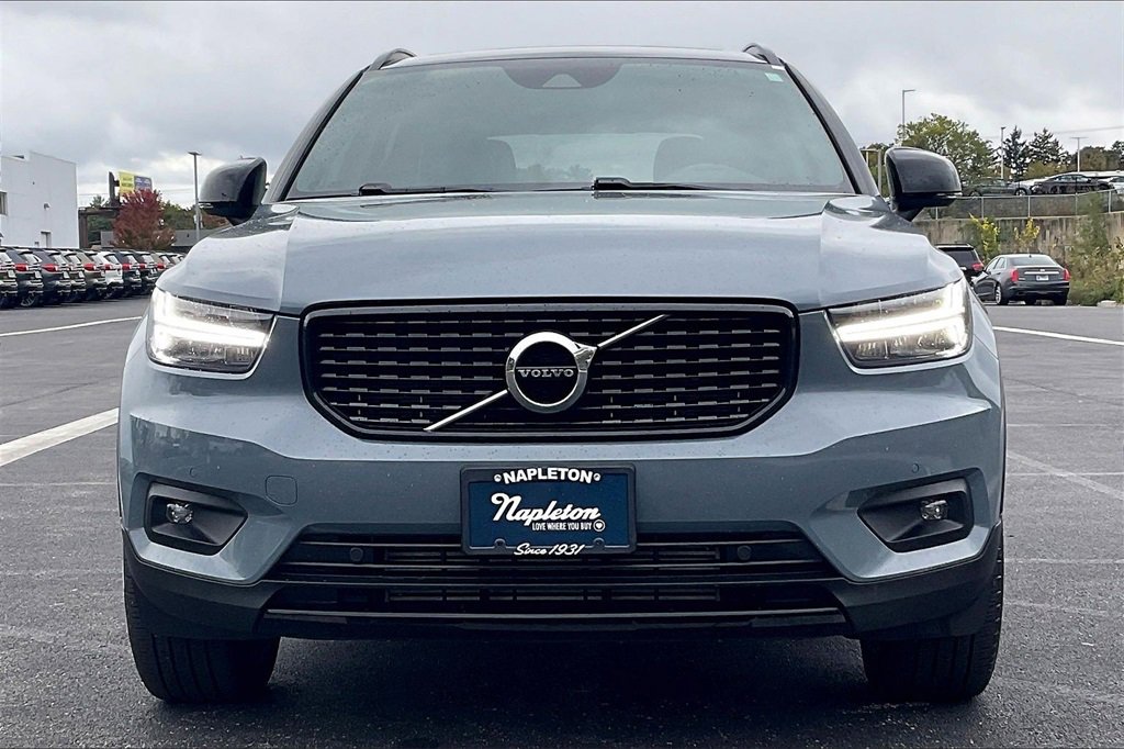 Used 2021 Volvo XC40 T5 R-Design w/ Climate Package image 3