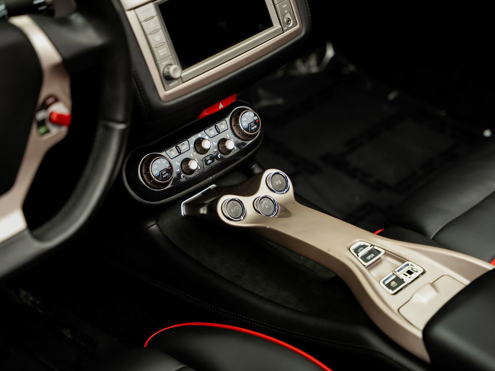 Used 2013 Ferrari California RWD image 58