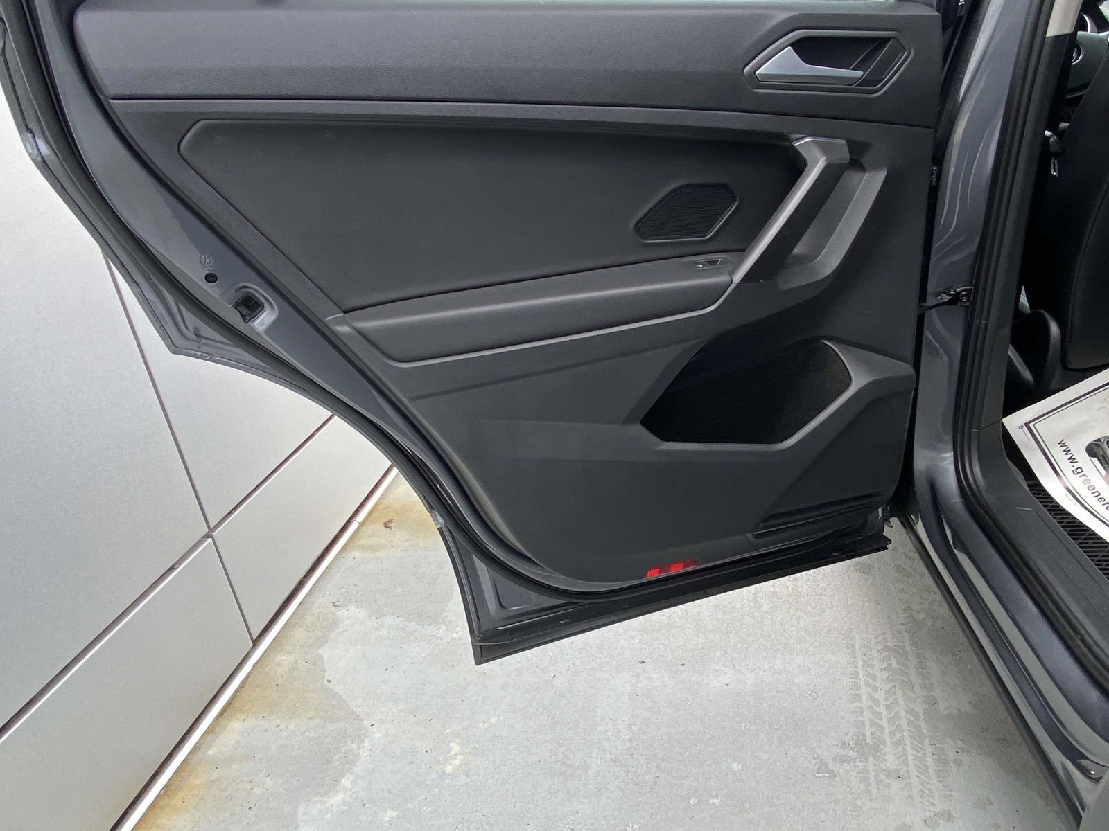 Used 2021 Volkswagen Tiguan S image 11