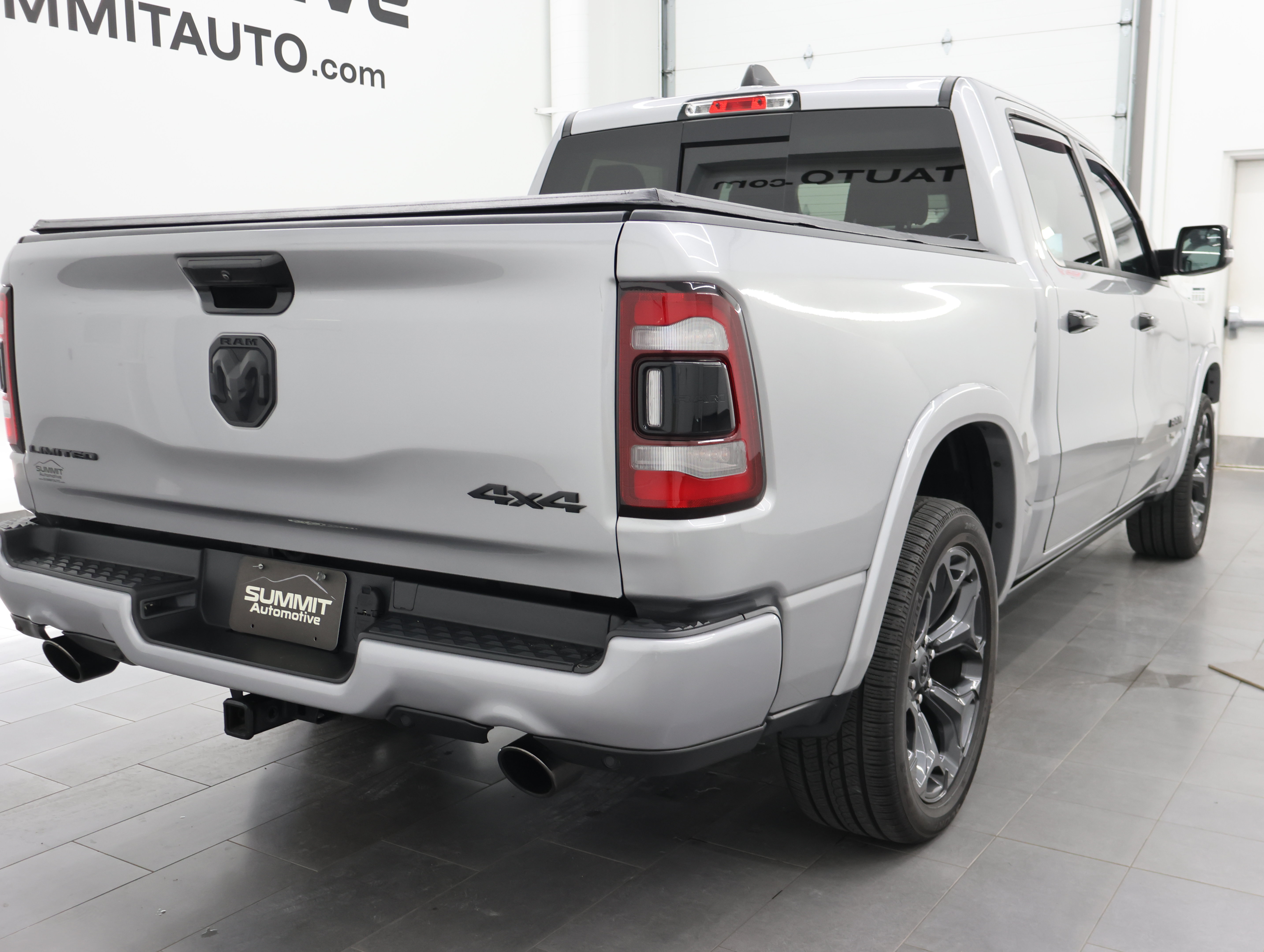 Used 2023 RAM 1500 Limited w/ Night Edition AWD/4WD image 4