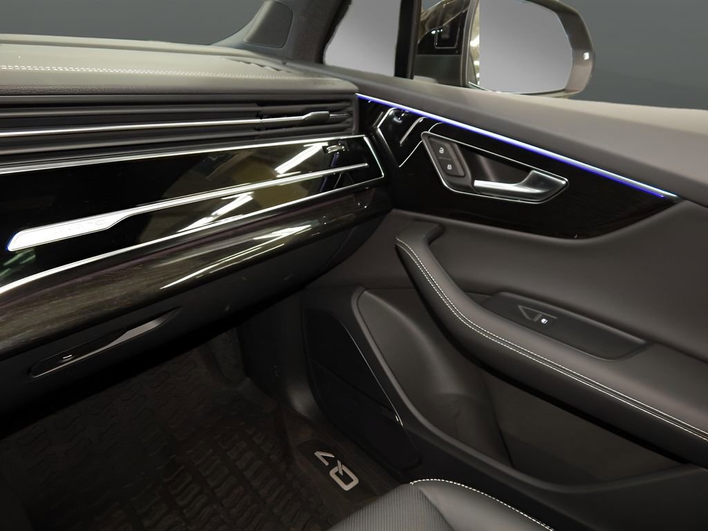 Used 2025 Audi Q7 3.0T Premium Plus image 24