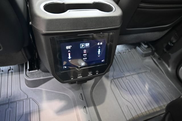 New 2026 GMC Yukon XL Denali Ultimate w/ LPO, Floor Liner Package AWD/4WD image 33
