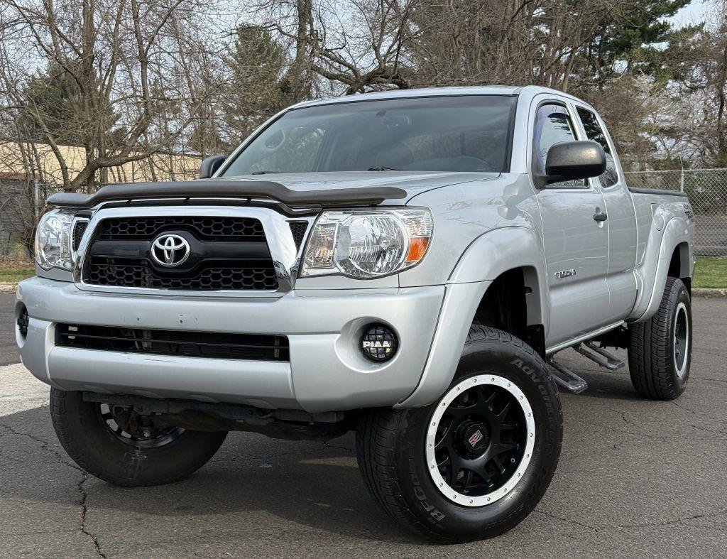 Used 2011 Toyota Tacoma 4x4 Access Cab w/ SR5 Pkg #2 image 1