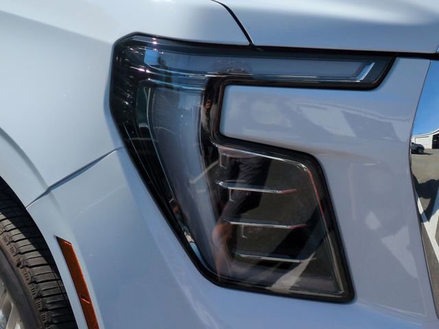 Used 2026 GMC Yukon Elevation AWD/4WD image 5