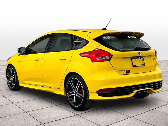 Used 2018 Ford Focus ST w/ Equipment Group 402A FWD image 10