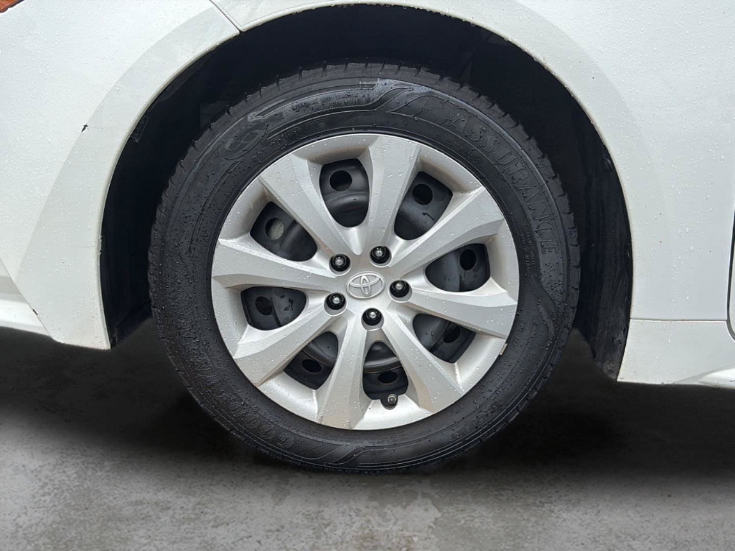 Used 2023 Toyota Corolla LE AWD/4WD image 21