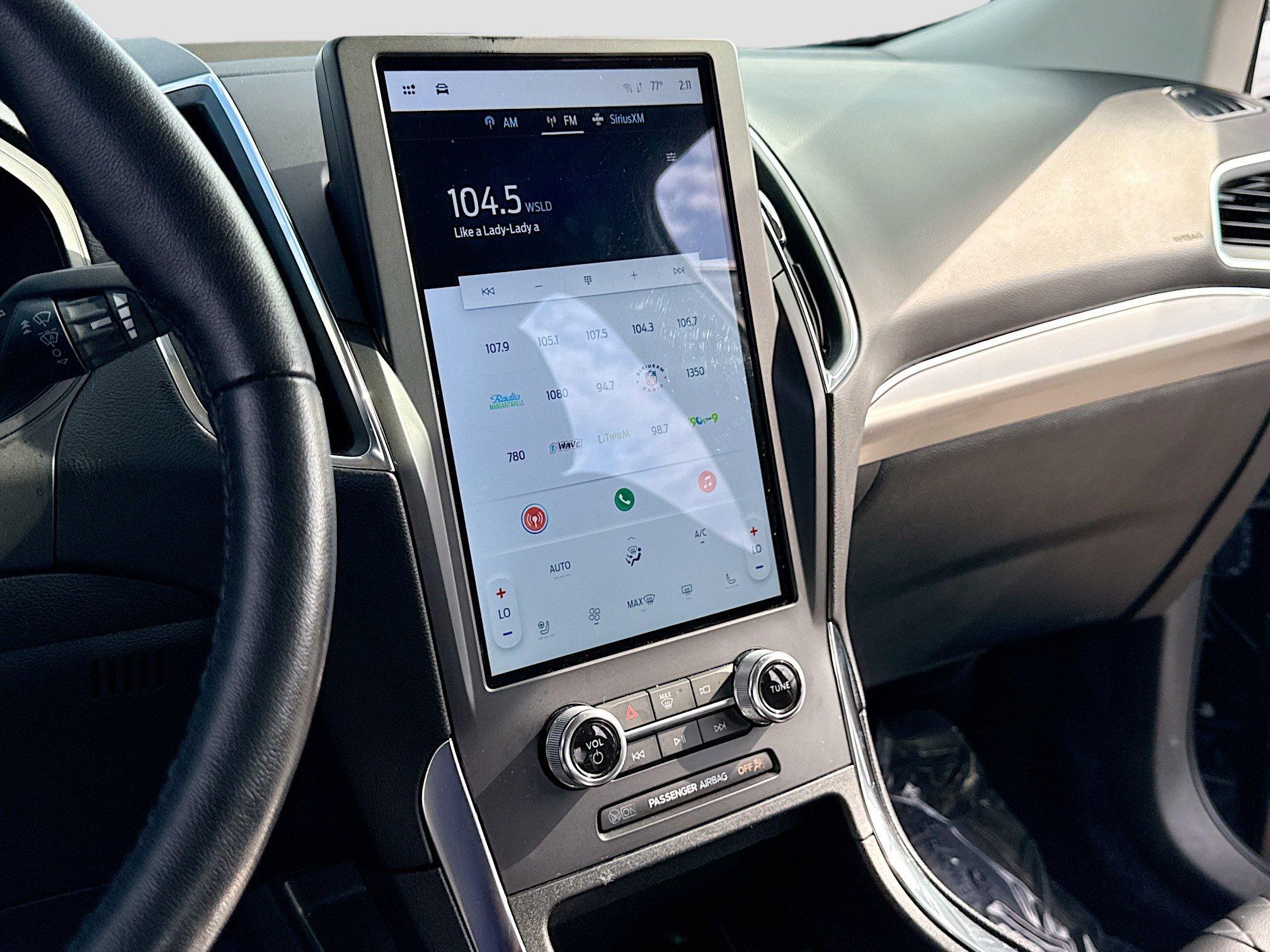 Used 2024 Ford Edge Titanium image 12