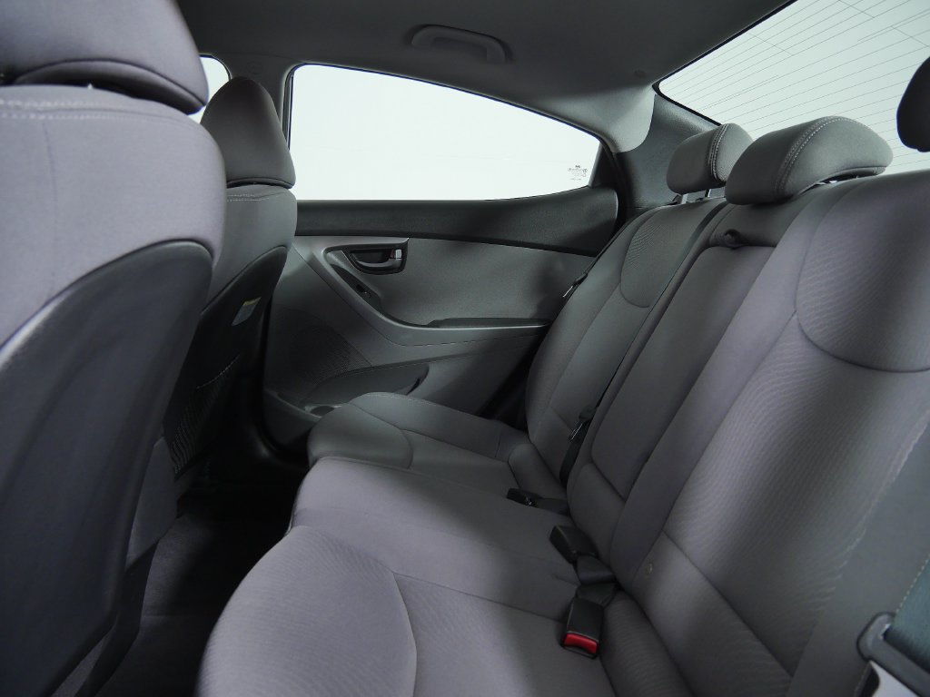 Used 2014 Hyundai Elantra SE FWD image 16