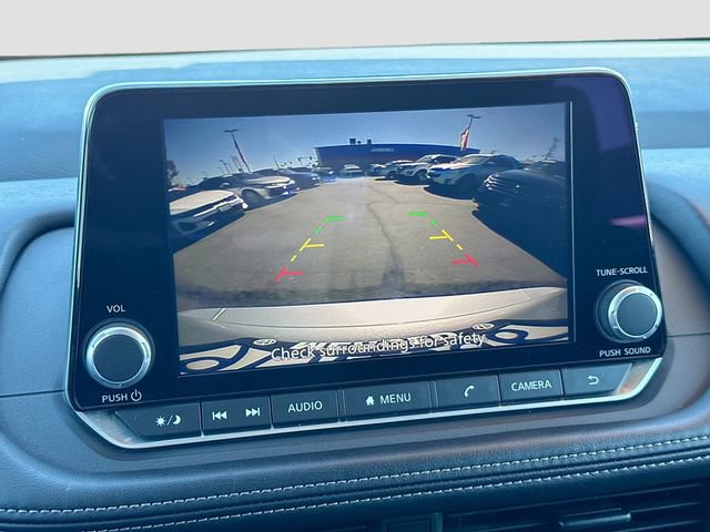 Used 2024 Nissan Rogue S FWD image 13