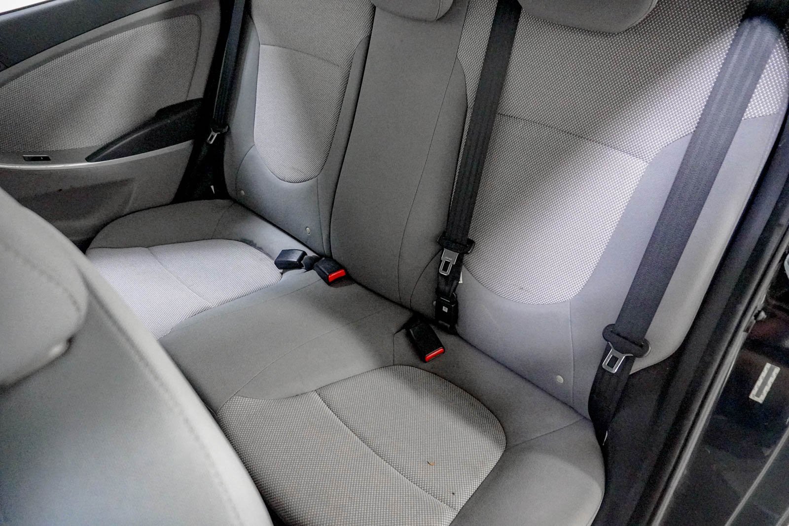 Used 2013 Hyundai Accent GLS image 34