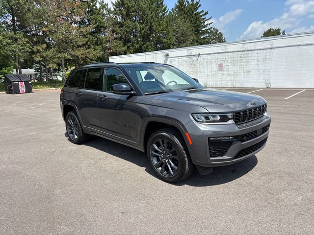 New 2026 Jeep Grand Cherokee Limited AWD/4WD image 2