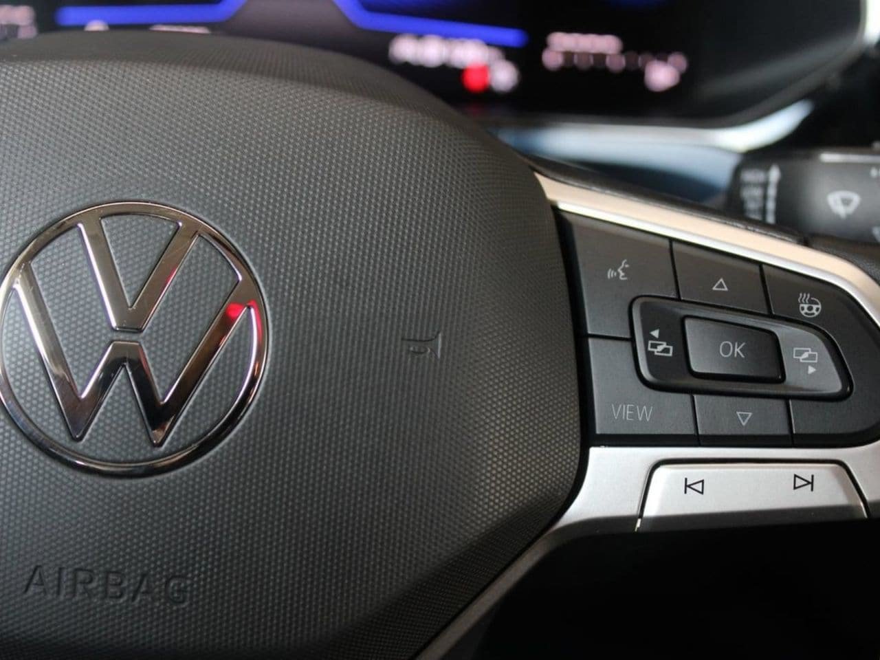 Used 2024 Volkswagen Taos SE FWD image 34