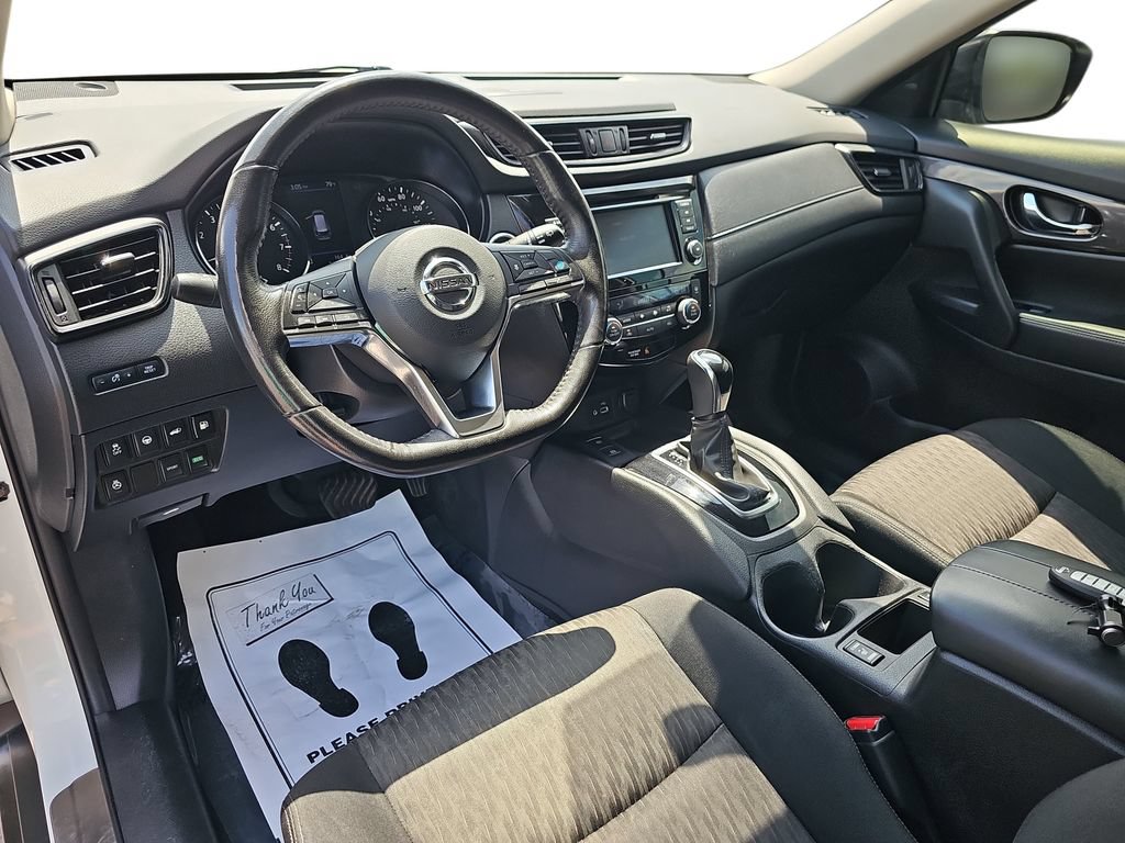 Used 2019 Nissan Rogue SV w/ Sun & Sound Touring Package FWD image 16