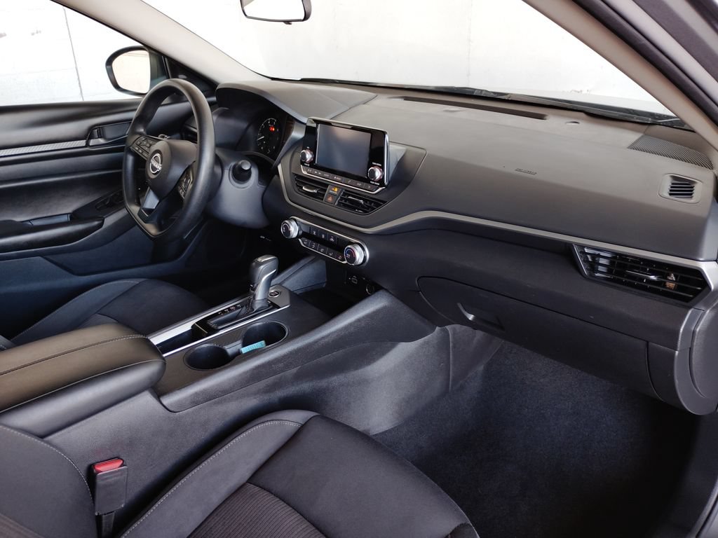 Used 2024 Nissan Altima 2.5 S FWD image 11
