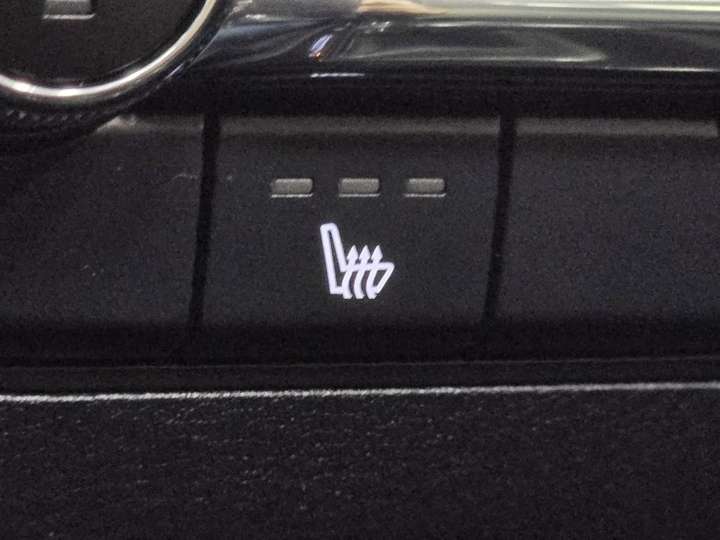 Used 2024 MAZDA MAZDA3 s image 7