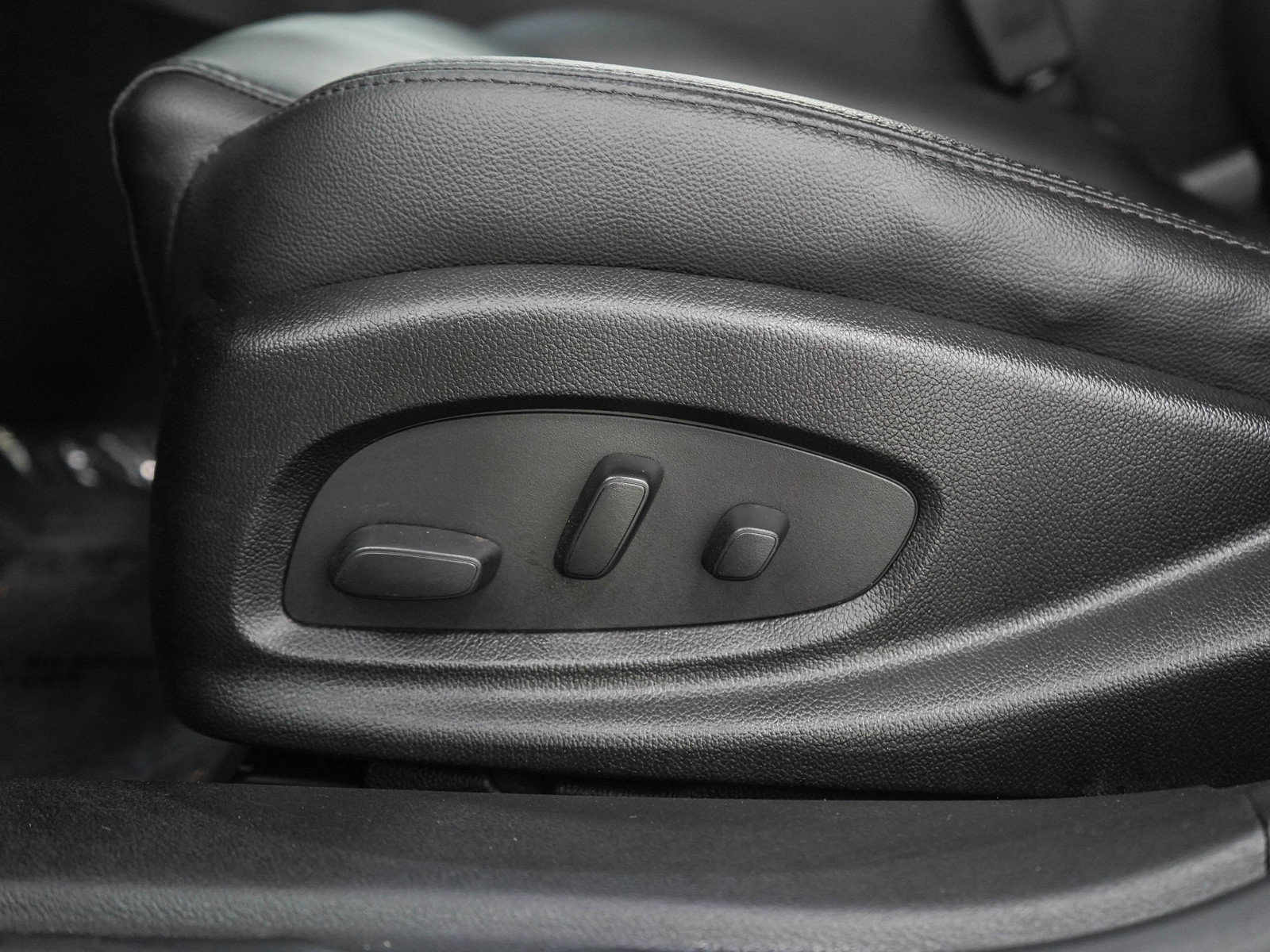 Used 2018 Chevrolet Impala LT FWD image 25