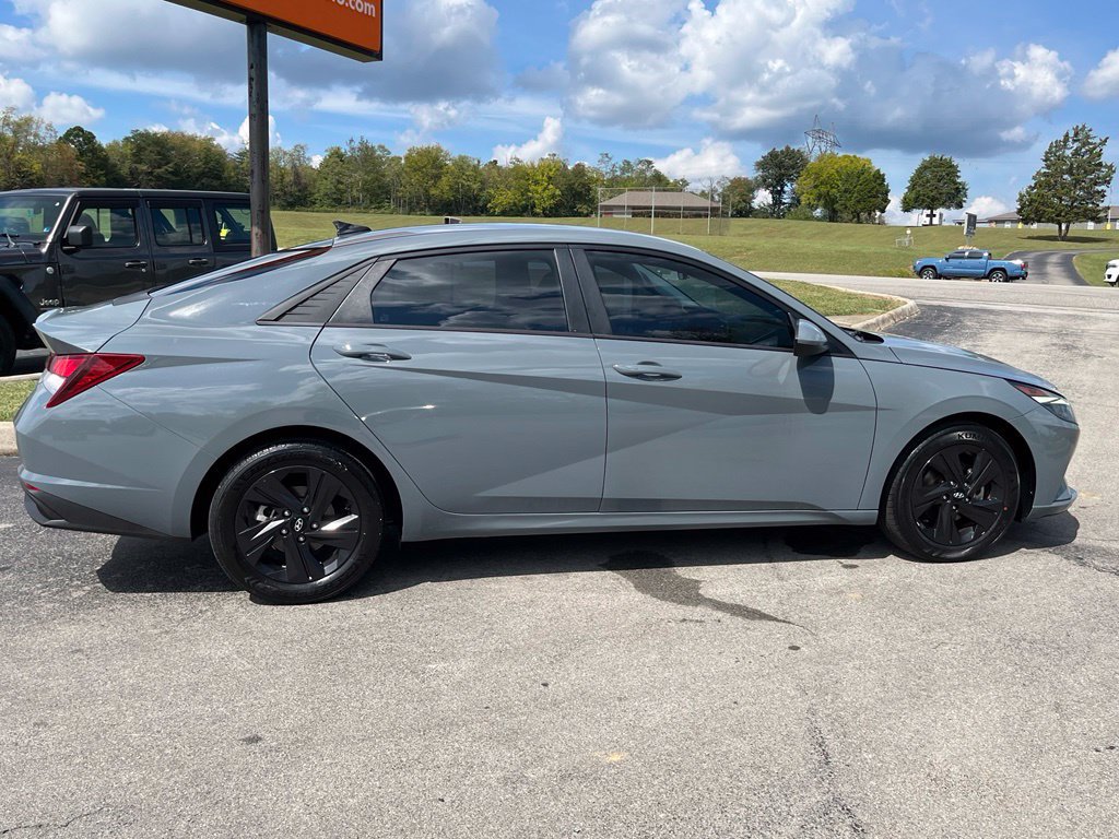 Used 2021 Hyundai Elantra SEL FWD image 10