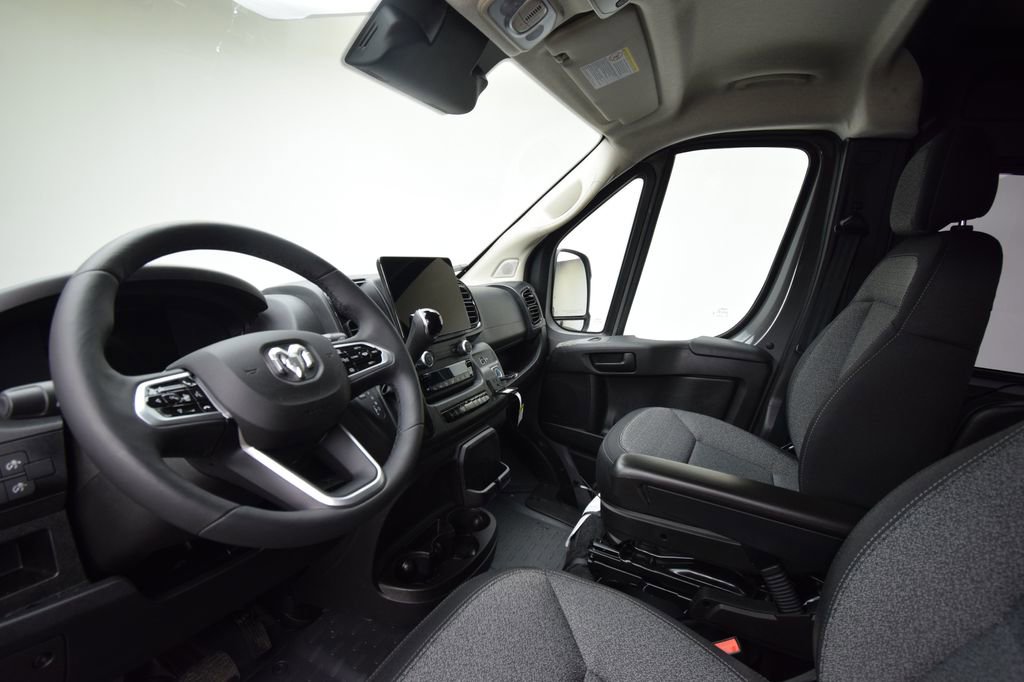 New 2026 RAM ProMaster 2500 w/ Crew Van Package FWD image 32