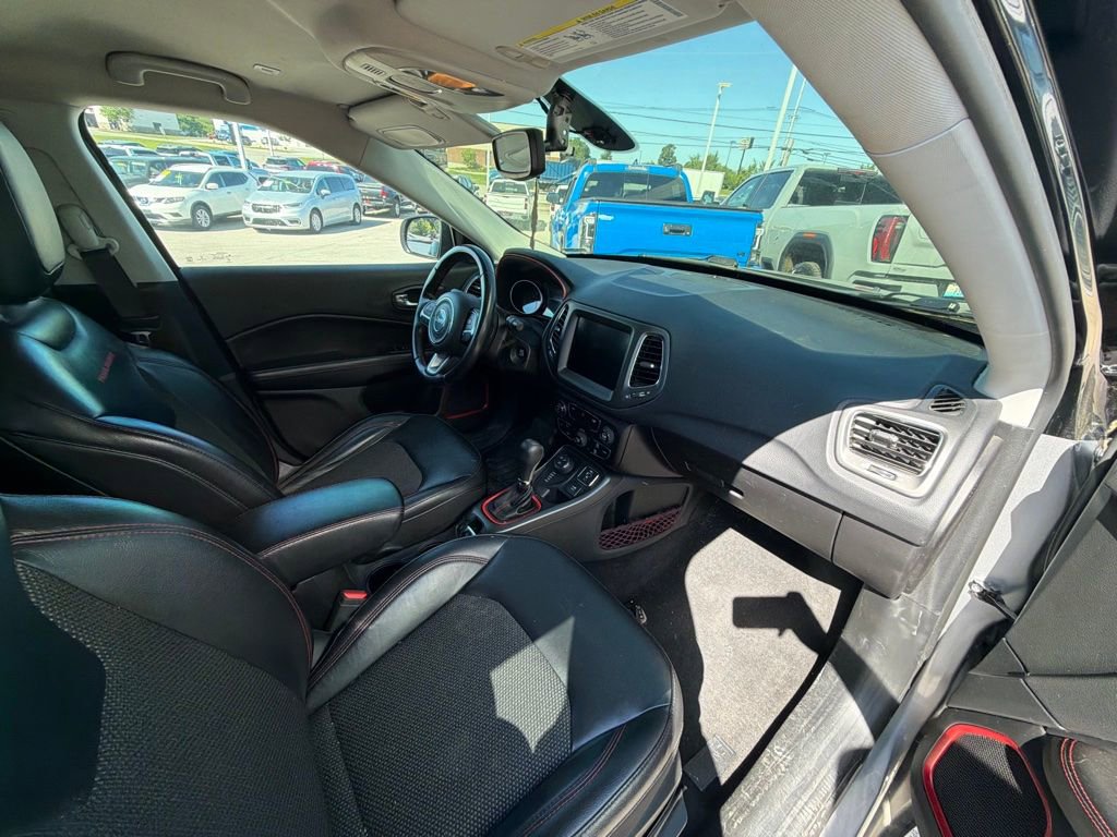 Used 2019 Jeep Compass Trailhawk AWD/4WD image 13