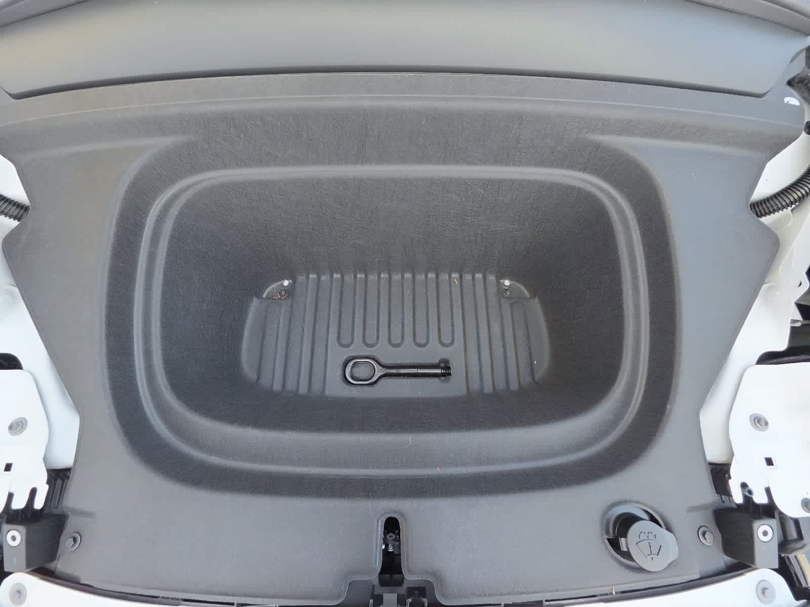 Used 2026 Tesla Model Y 2WD image 28