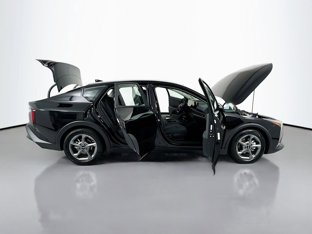 Used 2025 Kia K4 LXS image 24