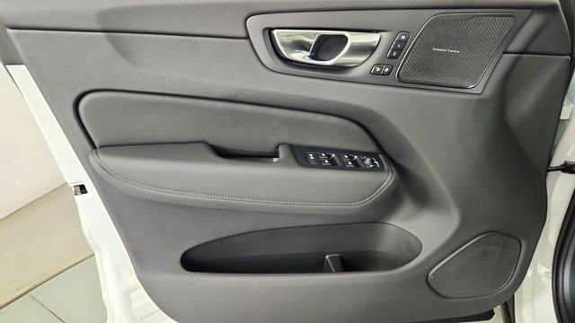 New 2026 Volvo XC60 T8 Plus w/ Climate Package PRO AWD/4WD image 9