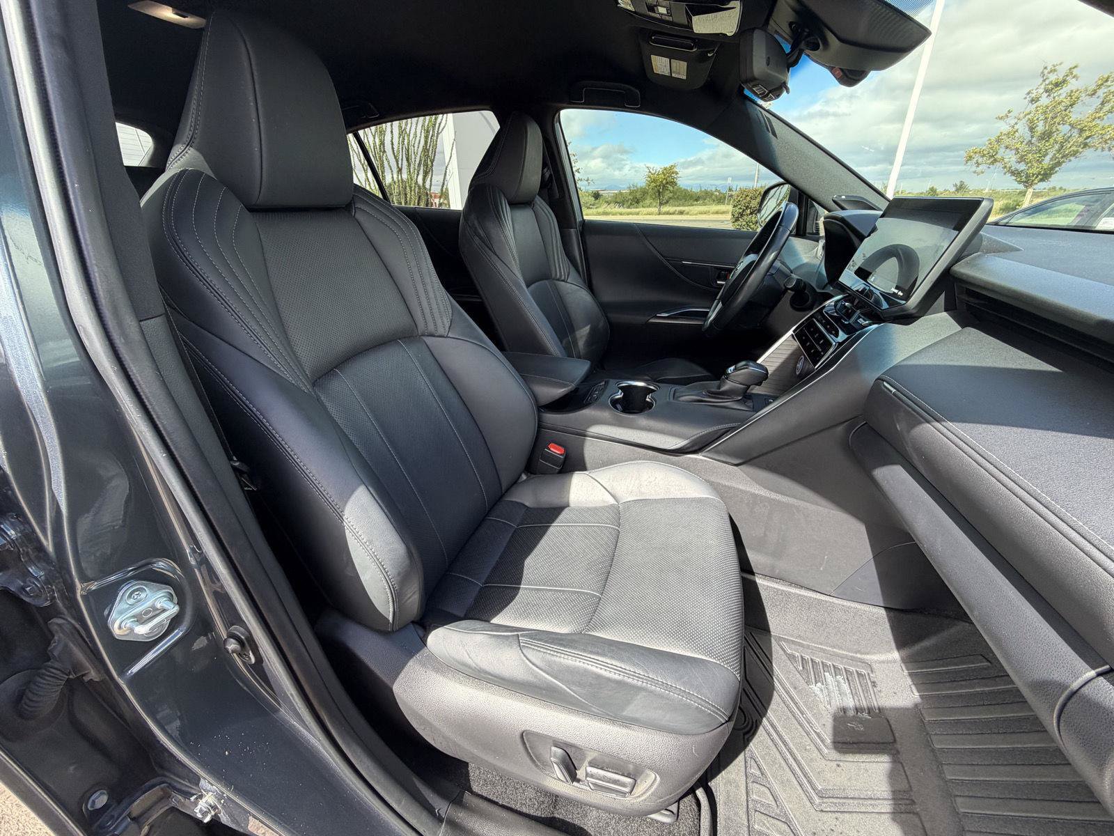 Used 2022 Toyota Venza Limited AWD/4WD image 28