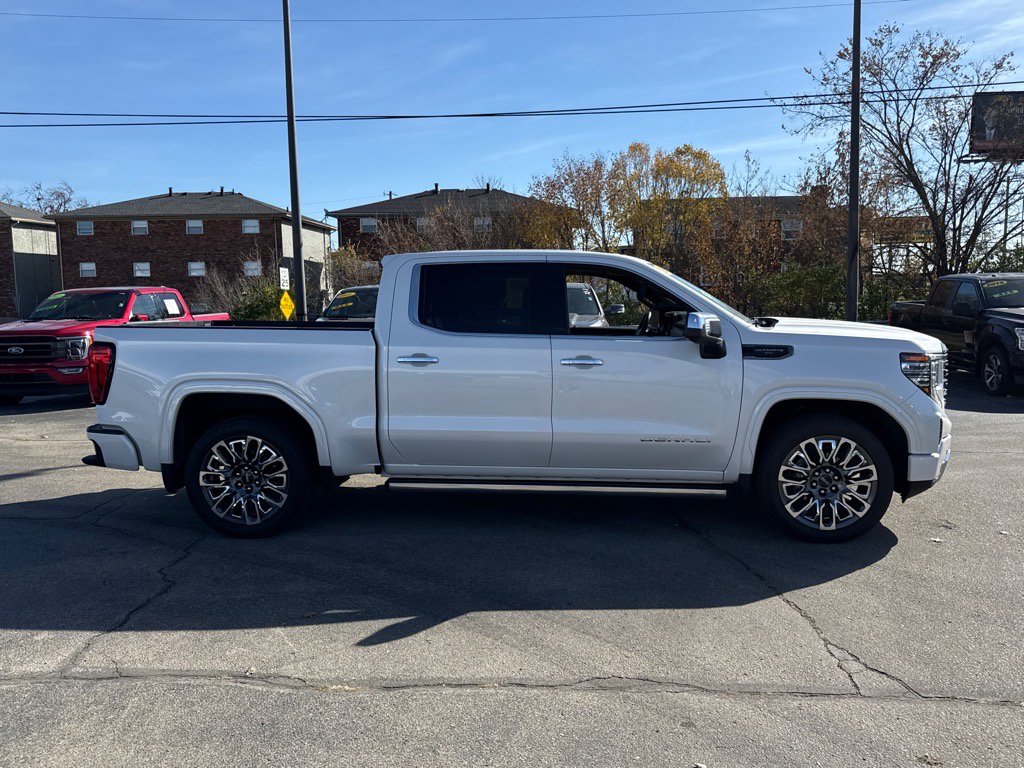 Used 2024 GMC Sierra 1500 Denali Ultimate image 2