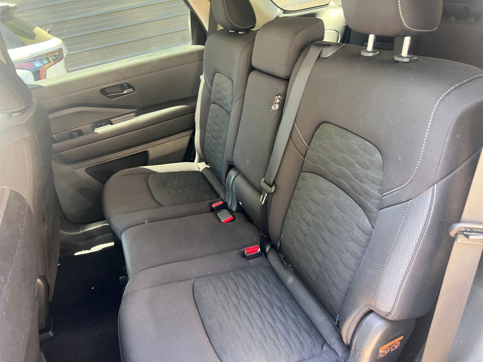 Used 2025 Nissan Pathfinder SV FWD image 37